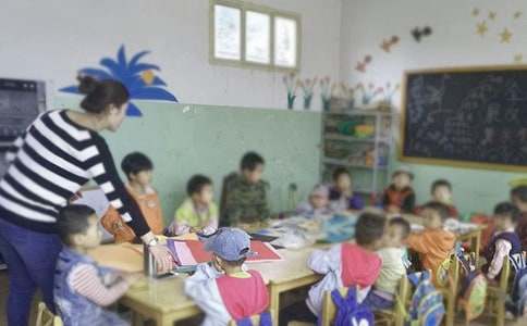 幼儿园中班保育员个人工作总结